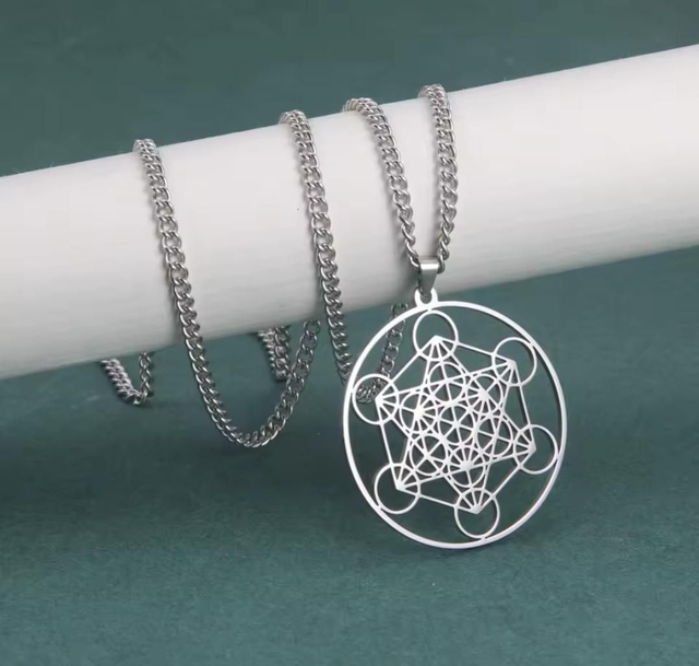 Collier cube de métraton 38mm - or ou acier - en acier inoxydable - à l'unité 