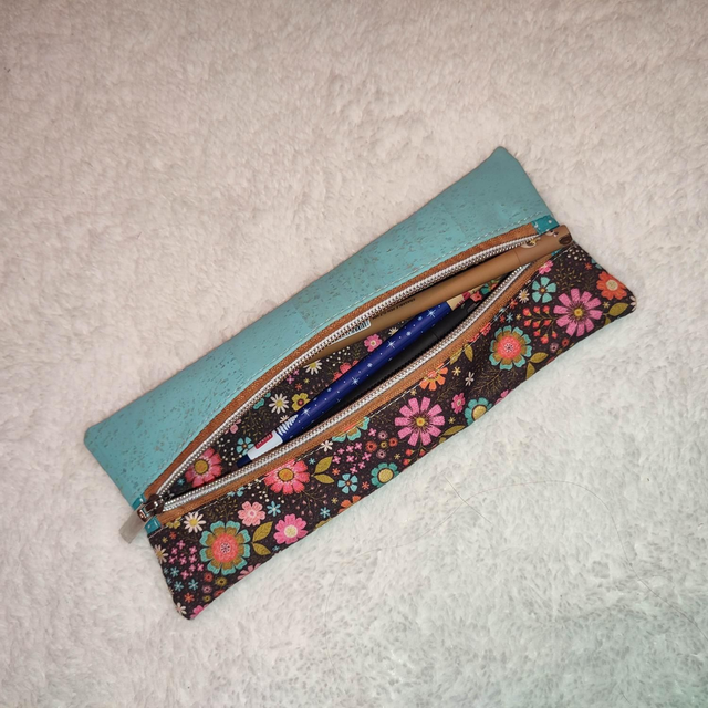 Trousse plate turquoise marron