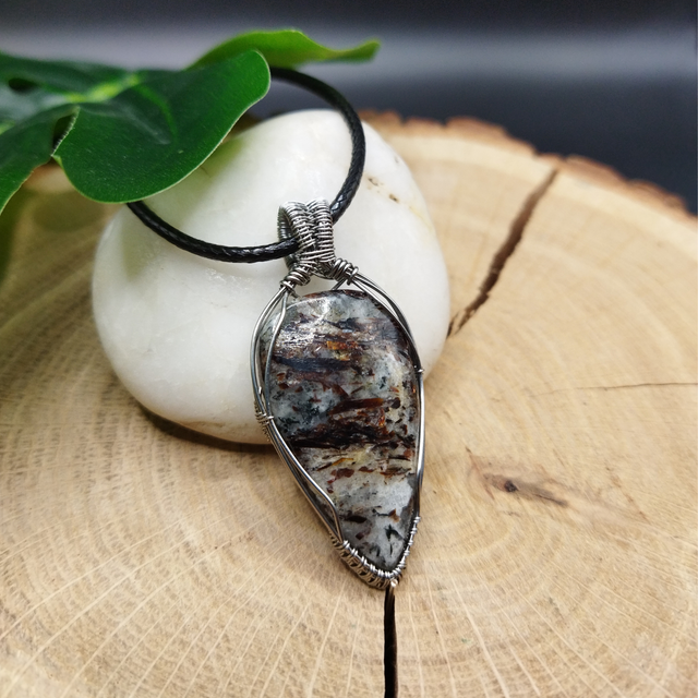 Pendentif Astrophyllite (très rare)