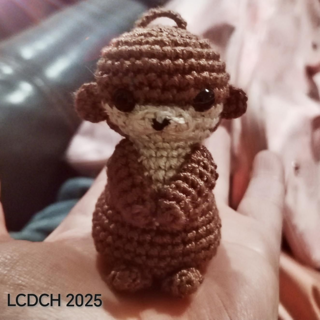 2025 LOUTRE EN PORTE CLÉ 