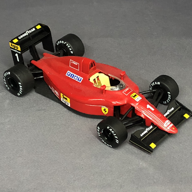 Ferrari F1 90 A. Prost 1:43 Hot Wheels 