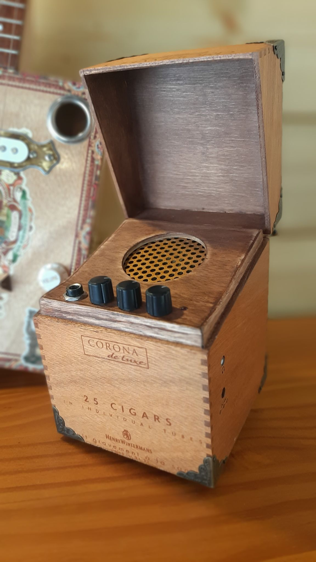 Chambord Cigar Box Guitar Amplifier