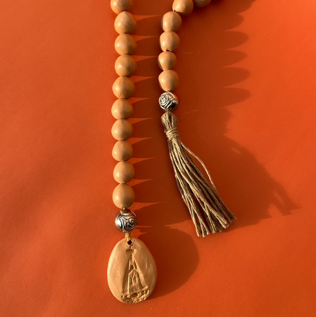 Terço Decorativo em Cerâmica Grande Prata