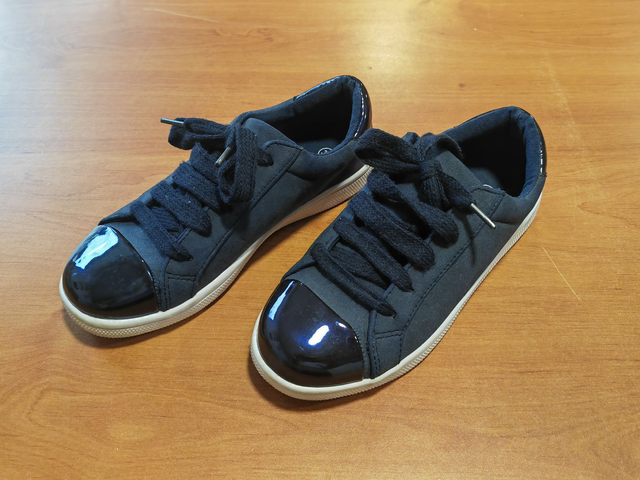 Baskets bleu foncée en 33