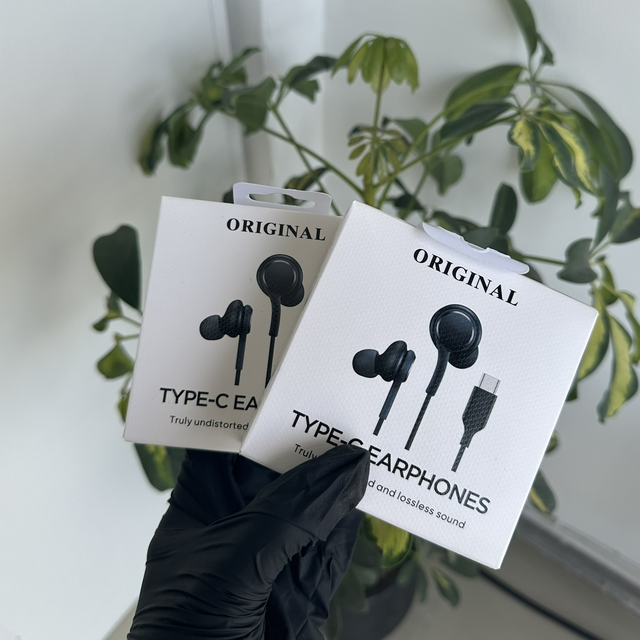 Audífonos con cable tipo C 