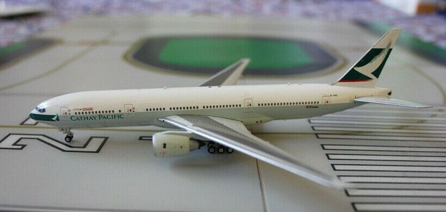 Cathay Pacific B777-200 (B-HNL), 1:400 Phoenix