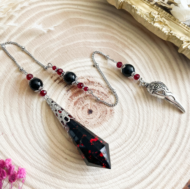 Pendule divinatoire gothique argenté et rouge en obsidienne