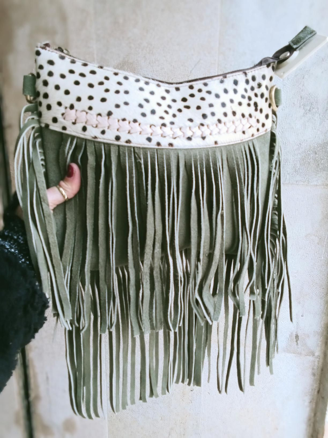 Mala de franjas em pele colorida 