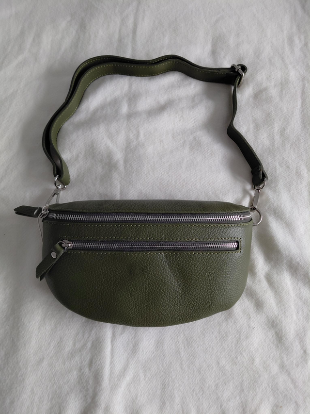 Sacoche en cuir couleur vert 