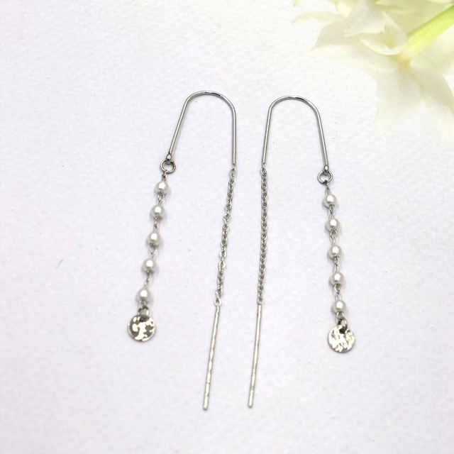 Boucle perle pendante 