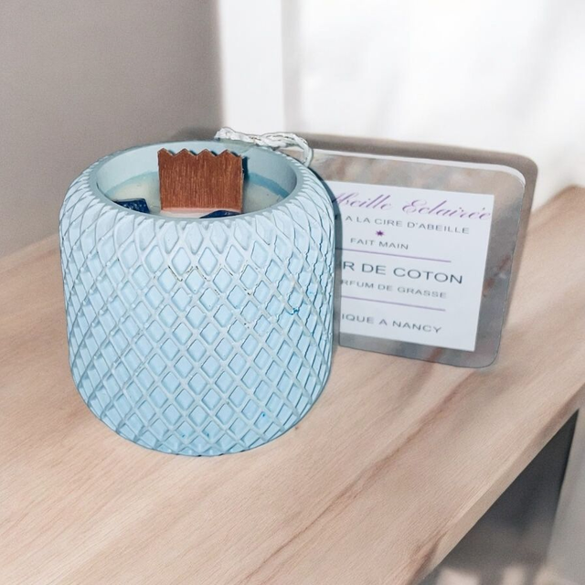 Bougie Parfumée à la cire d'abeille - Fleur de Coton - 85g  