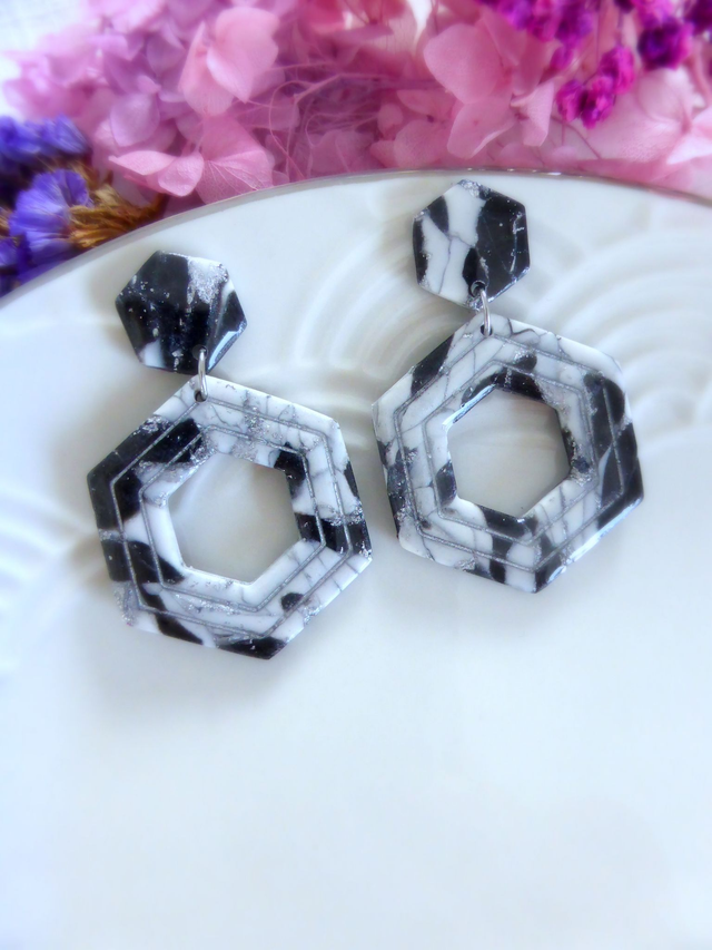 Boucles d'oreilles hexagonales - Poussière d'argent