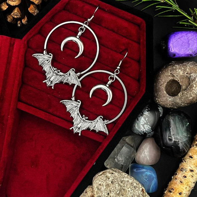 Nocturnal earrings
