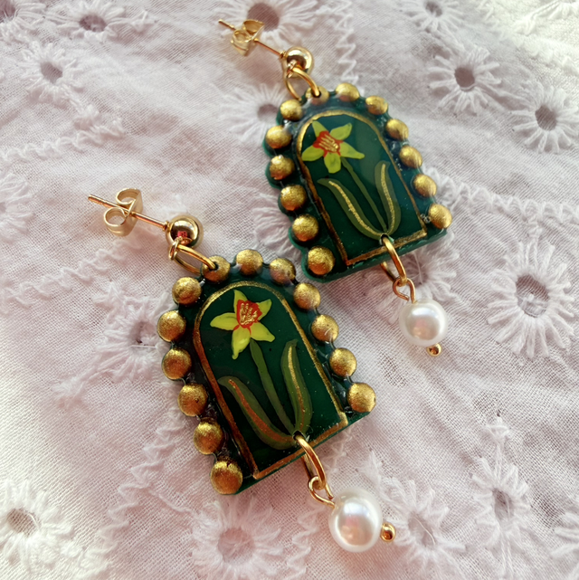 Daffodil Floral Arch Shaped Earrings with Rice Pearls
