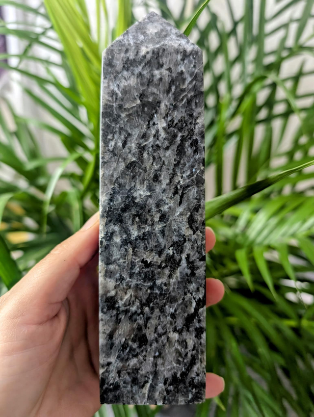 LARVAKITE TOWER -     weight 742g / size 20x5cm