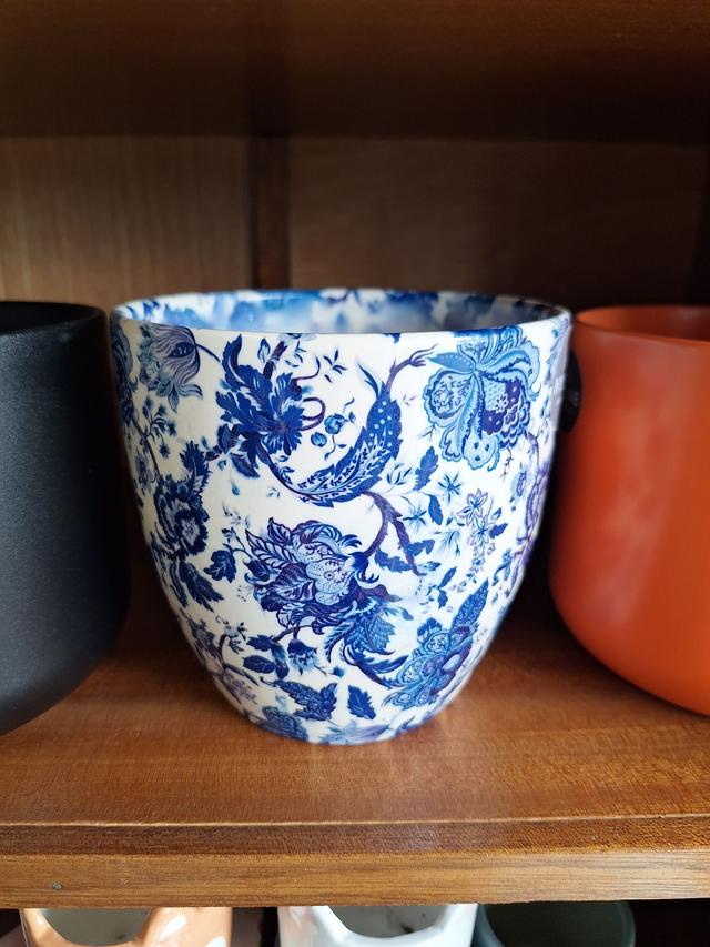 Monza indoor ceramic plant pot