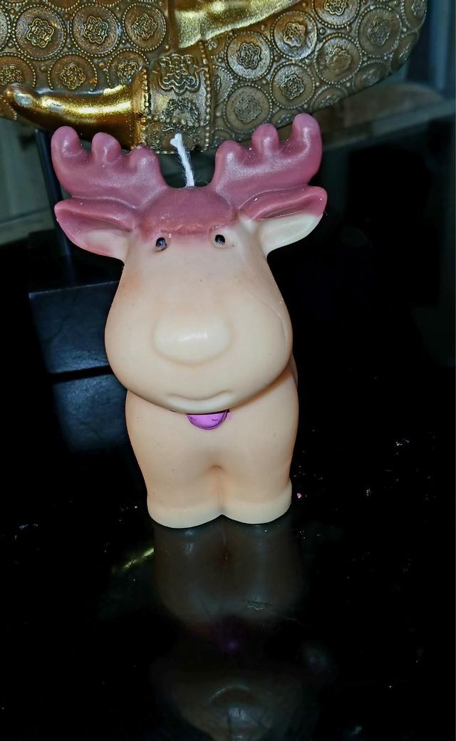 Beacrea au plaisir d'offrir, vous présente ma bougie gourmand parfumé le reine du père Noël 8€