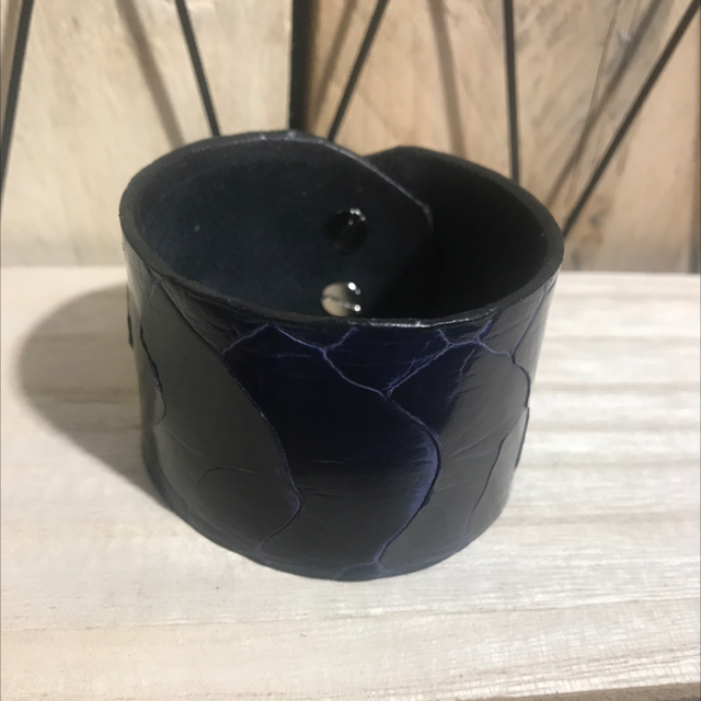 Manchette en Pâte d’Autruche Bleu Marine