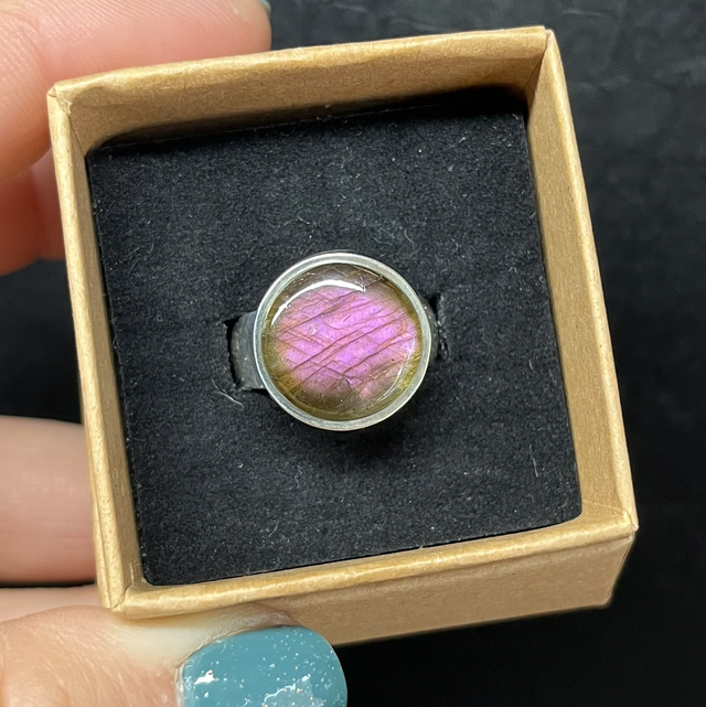Bague en argent et Labradorite Violette - Taille 57