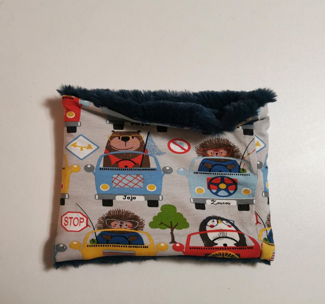 Snood bébé animaux en voiture