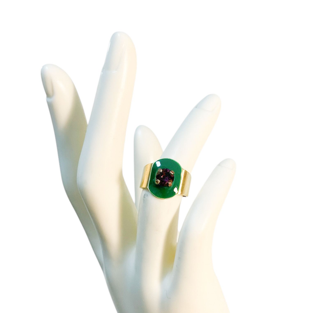 Anello tondo con smalto verde e pietra tonda piccola viola
