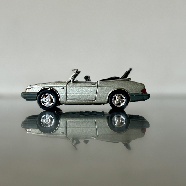 Saab 900 Cabriolet (1992) Roadchamps 1:43