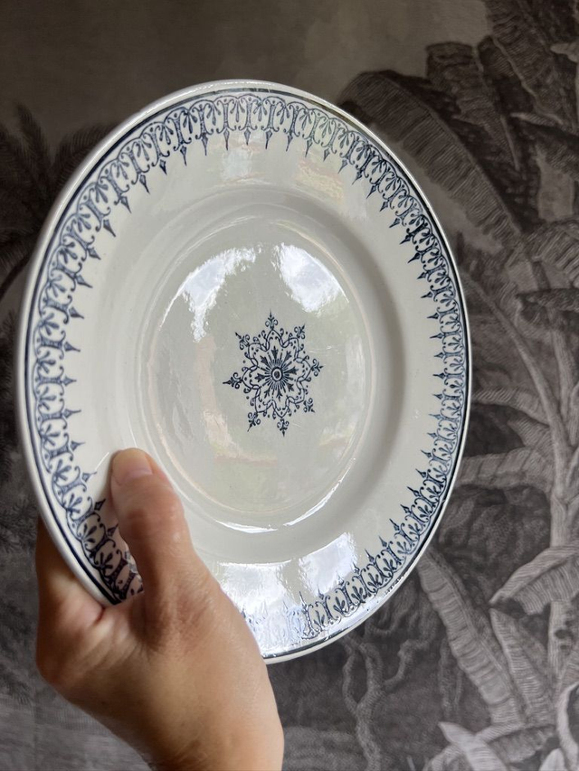 PRIMAX - Suite de 6 assiettes plates signées St Amand - Terre de Fer