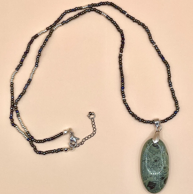 C64 - Collier pendentif jaspe kambaba 