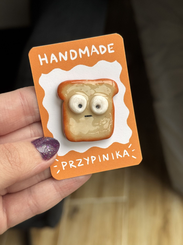 Tost 🍞 - Przypinka
