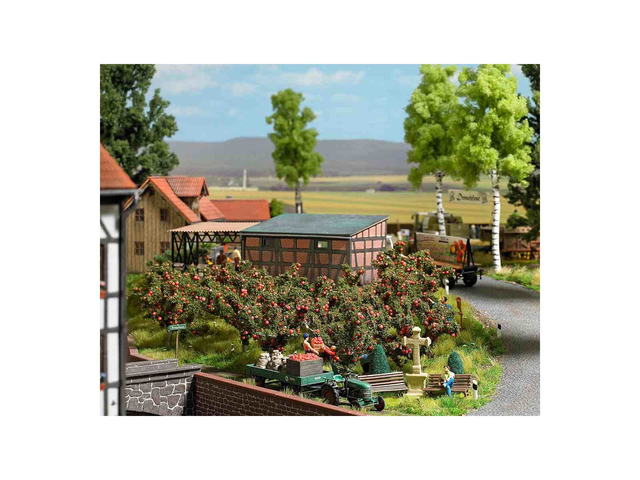 verger pommiers 4,5cm et récolte busch 6620 H0