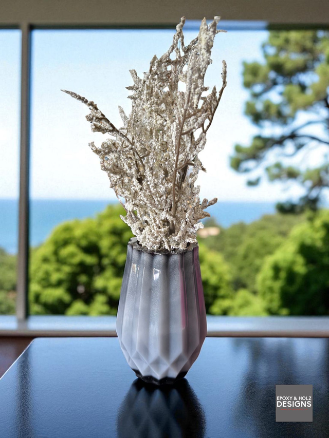 kleine Vase aus Epoxidharz