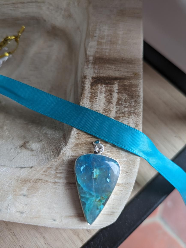 Pendentif Quantum Quattro 🩵💚