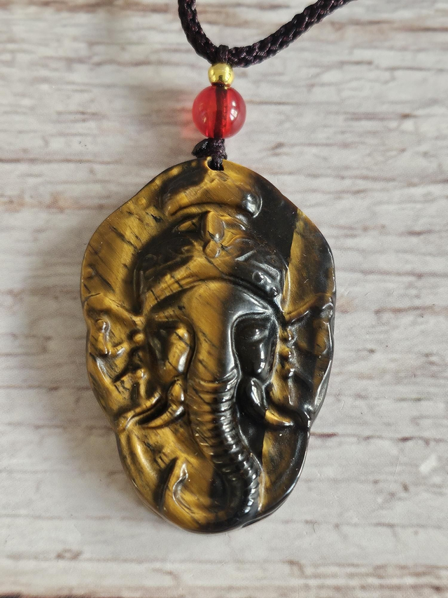 Pendentif Éléphant en Œil de tigre