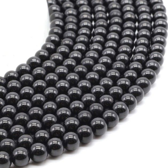 "Spinelle noire" - fil de perles