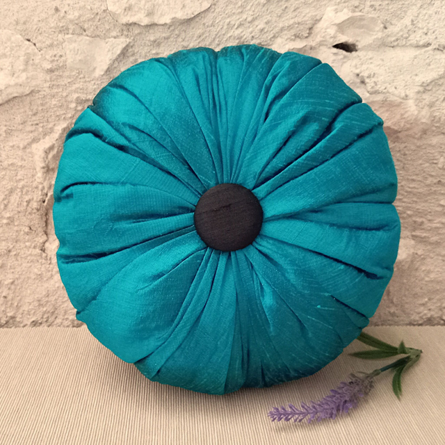 Coussin en Soie Bleu Sarcelle garnis de Lavande 100%