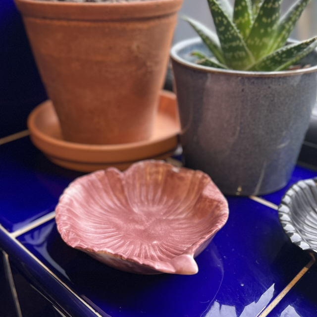 Leaf soap dish - warm brown 
