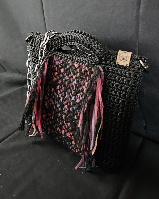 Sac porté épaule et main Amazone noir et bordeaux