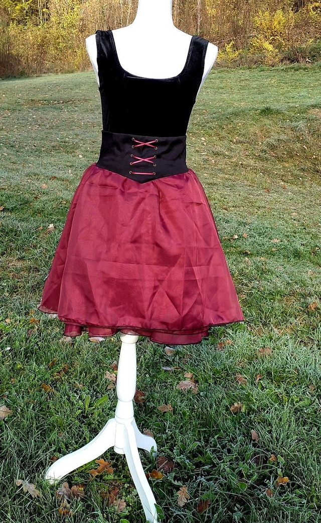 Jupe gothique laçage Taille 40