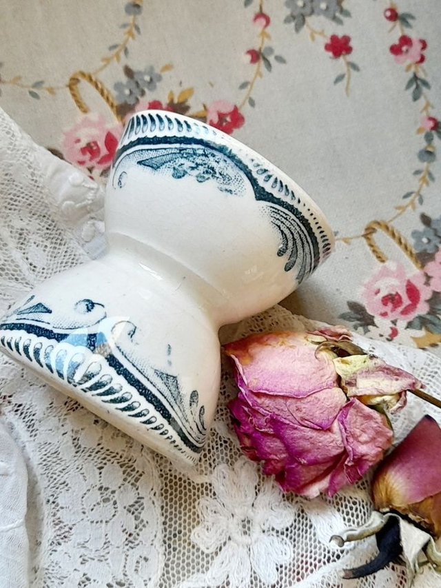 Coquetier ancien diabolo