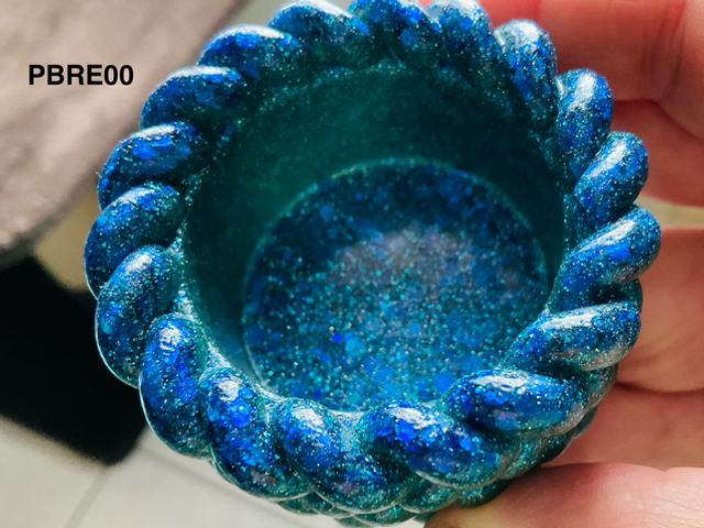 Porte-bougie ou bijoux en résine epoxy NON ALIMENTAIRE bleu pailleté 6x3cm