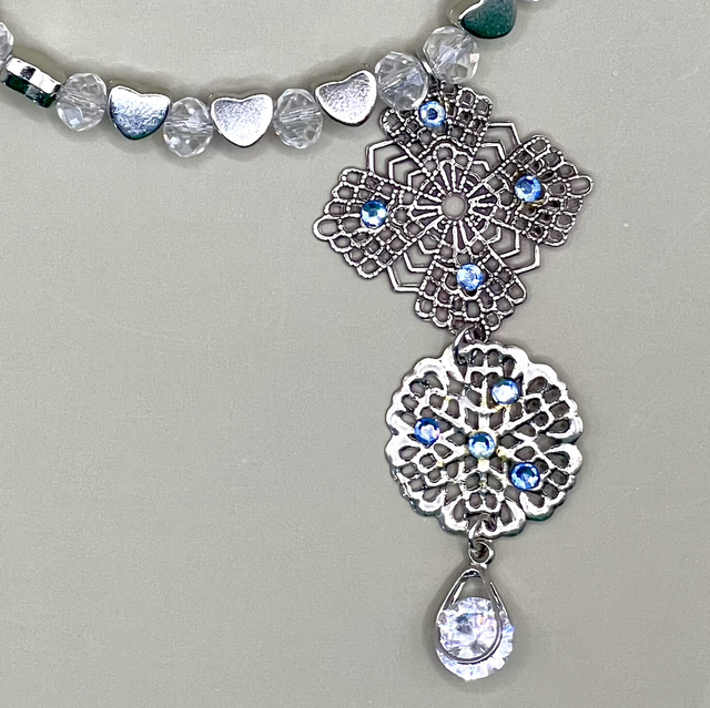 C48 - Collier perles verre pendentif acier inoxydable