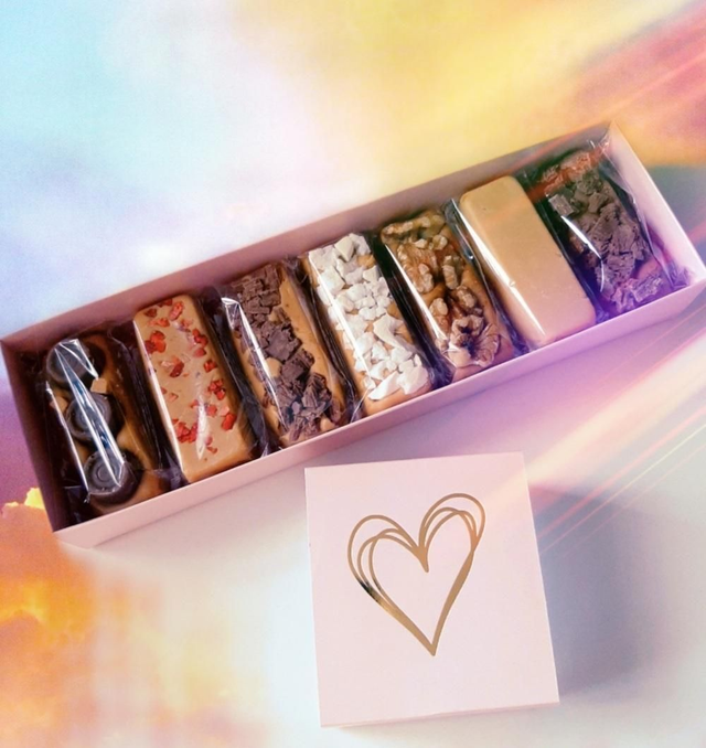 Valentines mini bar selection box 