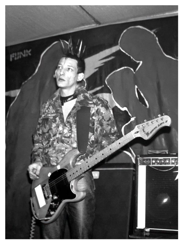 Enrique, ligeramente desenfocado