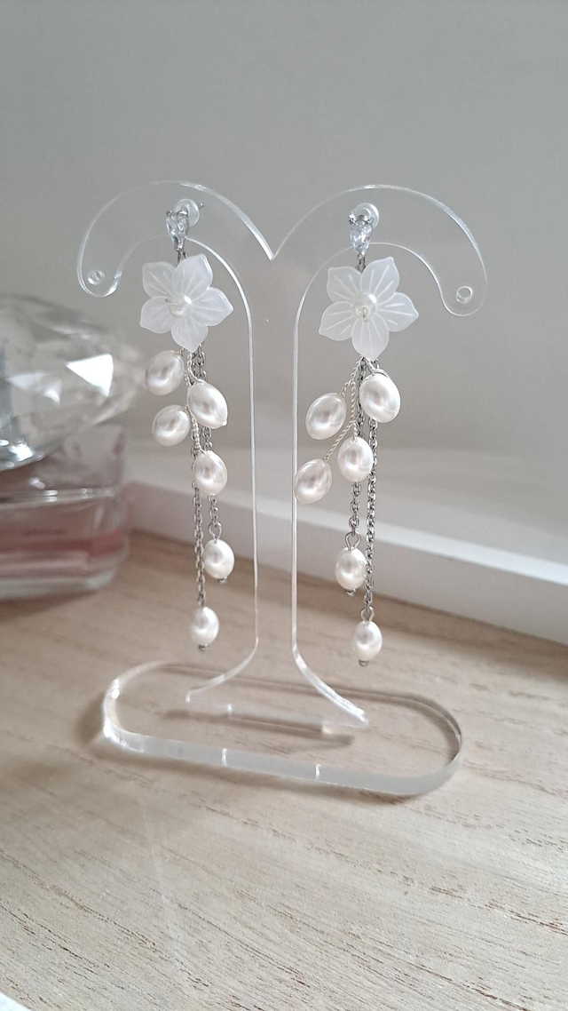 Boucles d&#039;oreilles Fleurs de nacre 