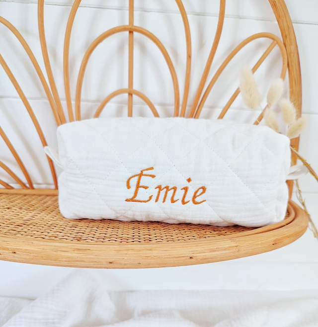 Trousse de toilette avec broderie