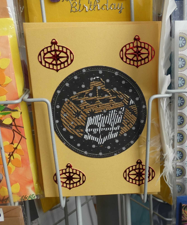 Jolie boule de Noël dorée