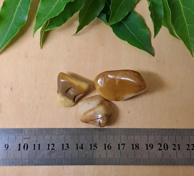 YELLOW JASPER TUMBLESTONE 