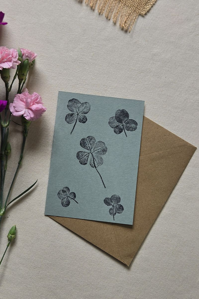 Carte postal monotype - Trèfles à quatre feuilles