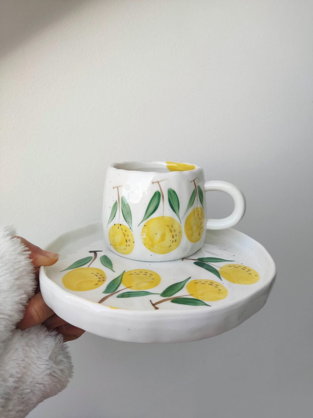 Tasse à café et assiette en porcelaine citrons