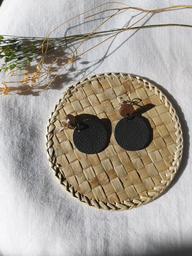 Boucles d'oreilles en matière végétale de pommes